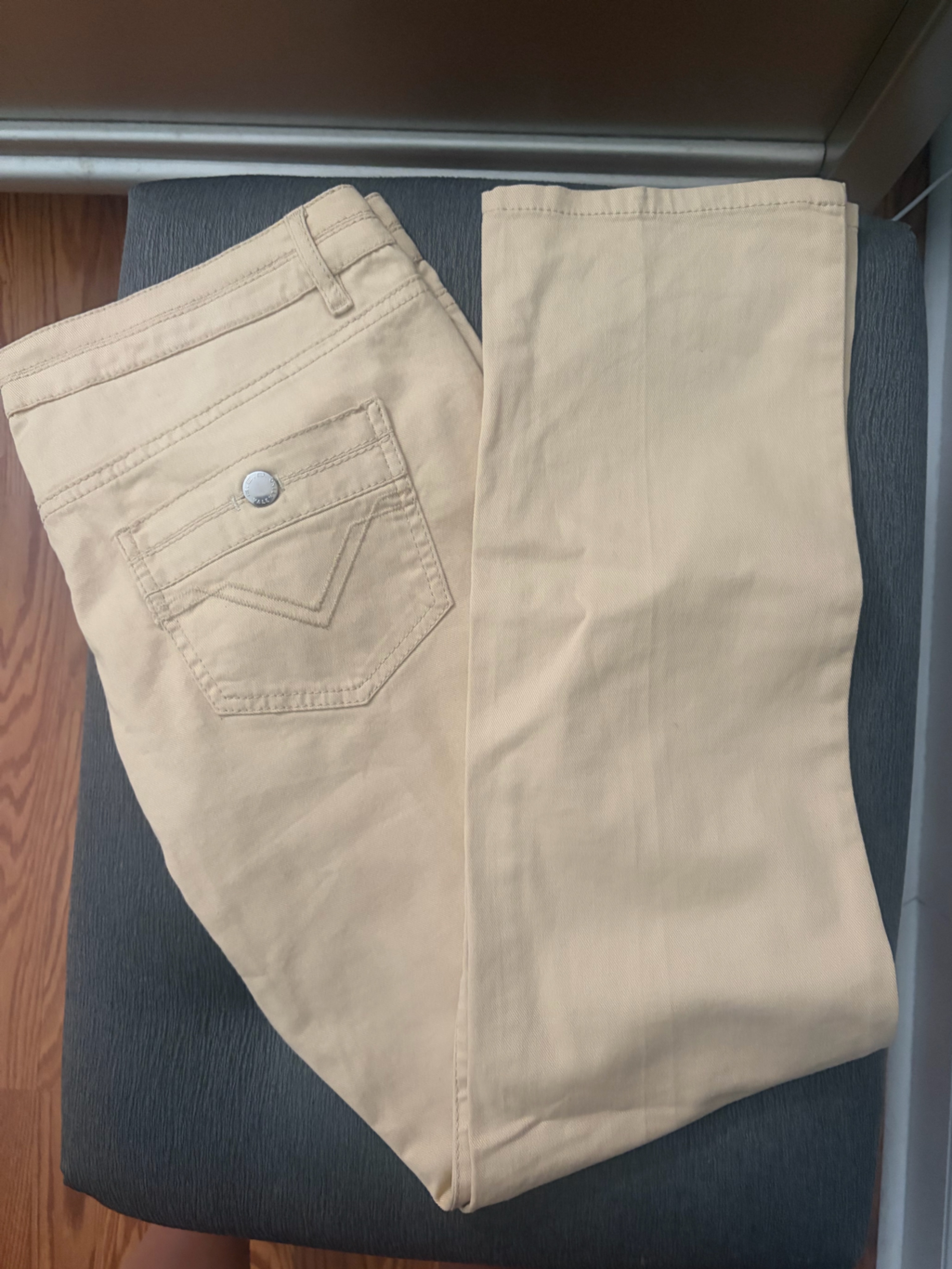 Red Valentino Straight-Leg Jeans In Pale Yellow